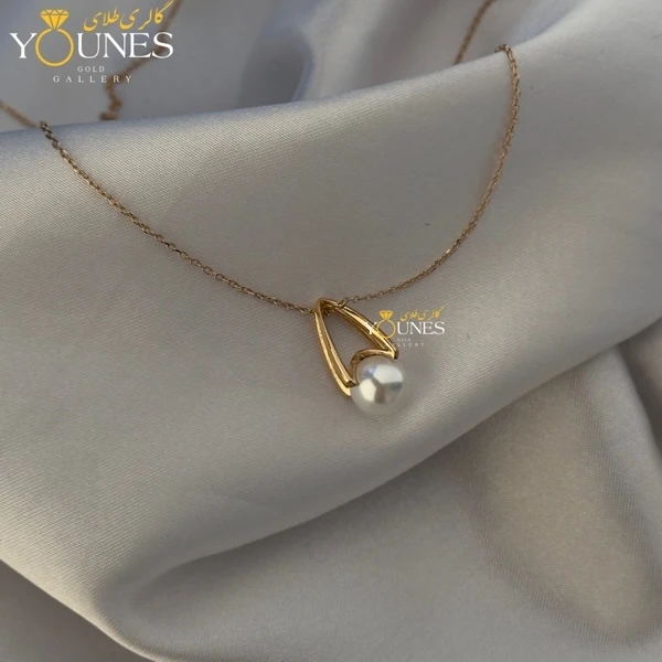 تصویر دوم گردنبند طلا مروارید مینیمال